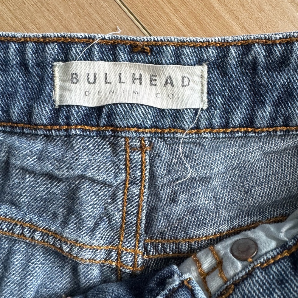 Bullhead Distressed Denim Mom Jean Shorts - Picture 5 of 9